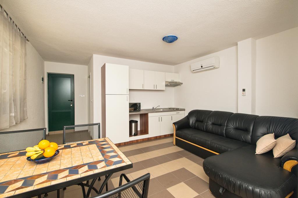 Apartment Afrika Makarska Luaran gambar